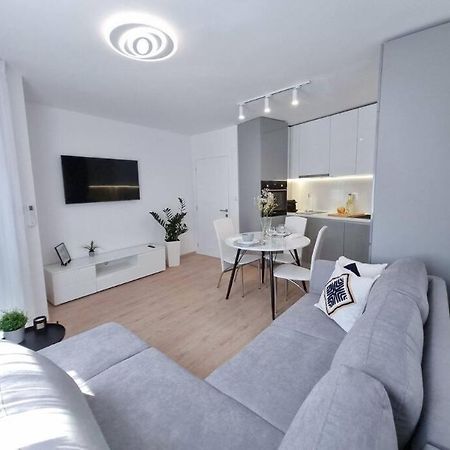 Nova City Apartments Warna Exterior foto